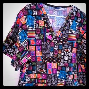 XL Multicolor Owl & Hearts Scrub Top